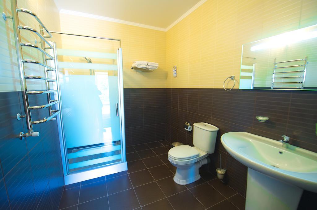 Prince Trubetskoi Winery Hotel Нова Каховка Стая снимка