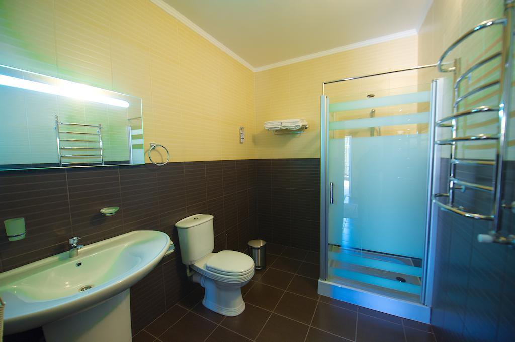 Prince Trubetskoi Winery Hotel Нова Каховка Стая снимка