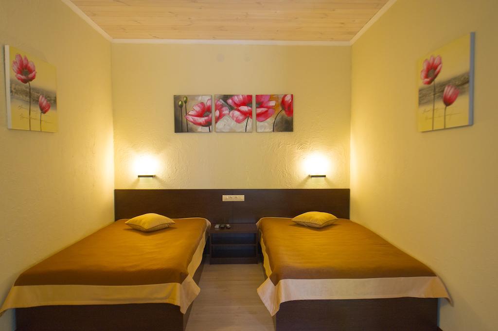 Prince Trubetskoi Winery Hotel Нова Каховка Стая снимка